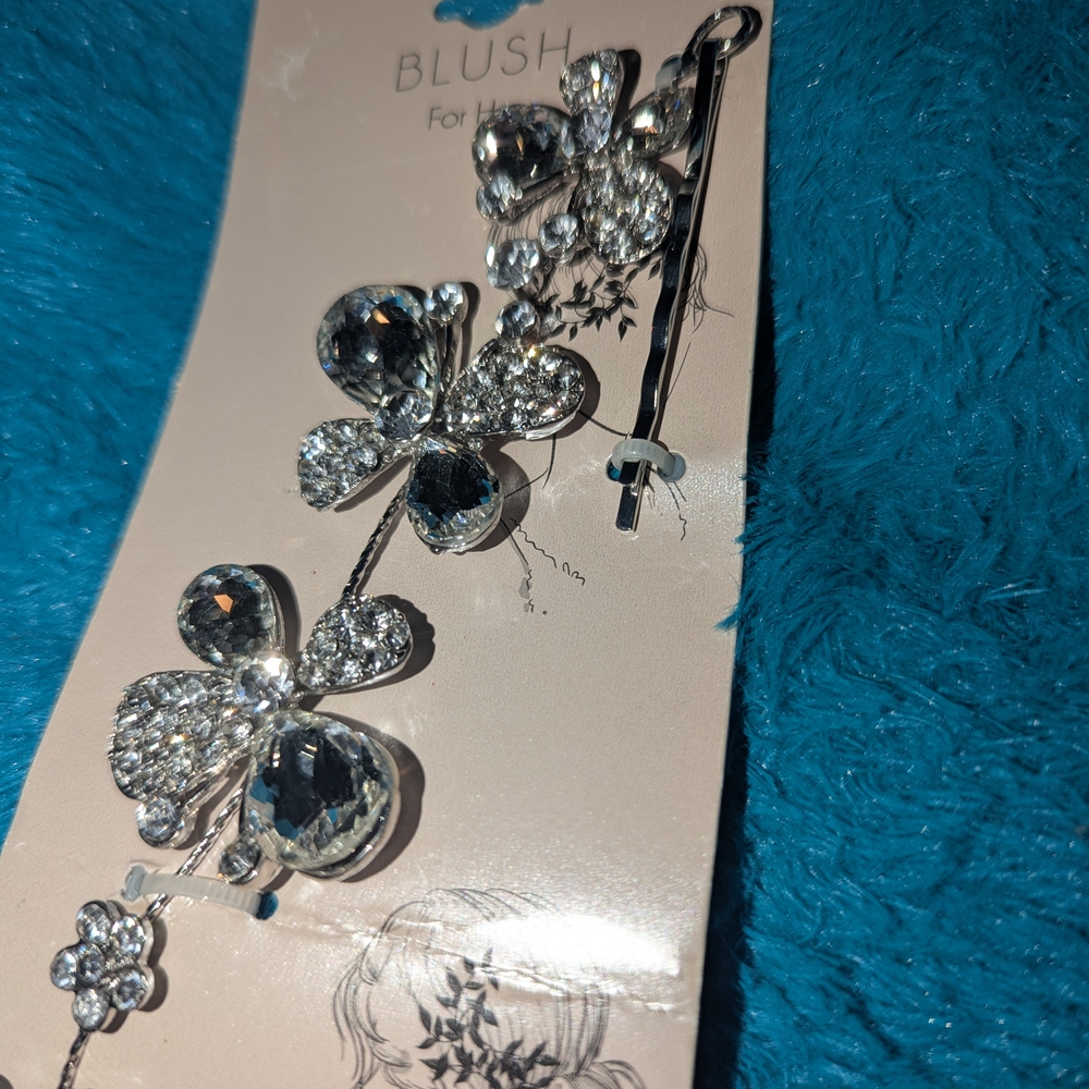 BLUSH Elegant Silver Floral with Blingy Butterflies Hair Accessory New